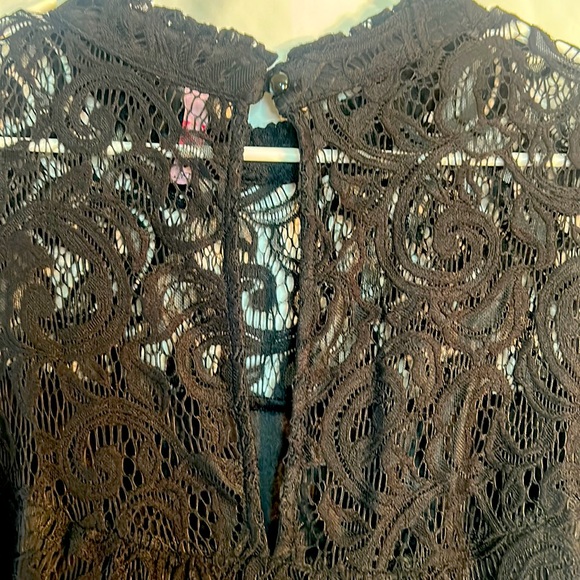 Lace overlay black top size 3 X sleeveless top made by three hearts plus - Picture 6 of 8